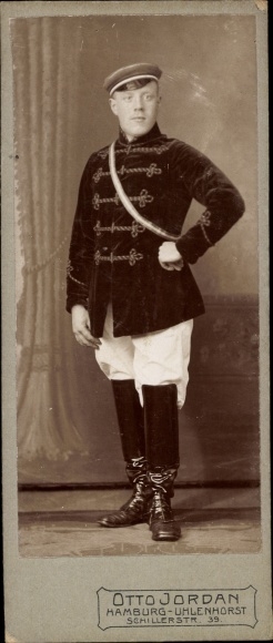 Studentika CdV Hamburg, Student, Standportrait