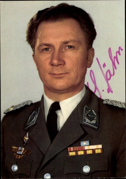 Postcard Cosmonaut Sigmund Jähn, first pilot-cosmonaut of the GDR, portrait