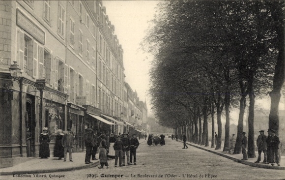 Postcard Quimper Finistère, Boulevard de l'Odet, Hotel de l'Epee, city view, people, trees