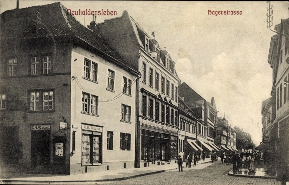 Postcard Neuhaldensleben Haldensleben Börde, Hagenstraße, shops