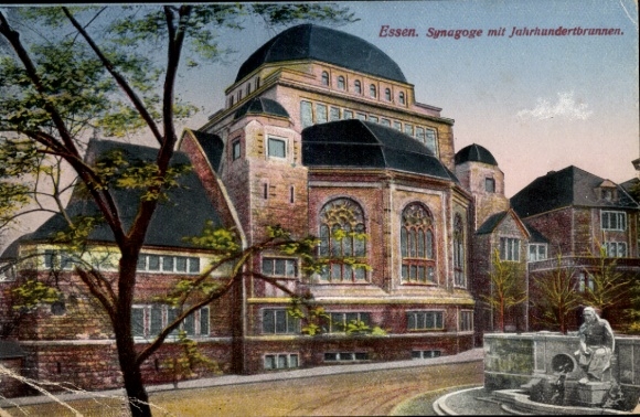 Judaika Postcard Essen in the Ruhr area of North Rhine-Westphalia, synagogue with century fountain