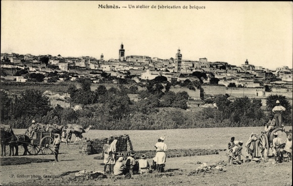 Postcard Meknes Morocco, Un atelier de fabrication de briques, manufacture of bricks, city panorama