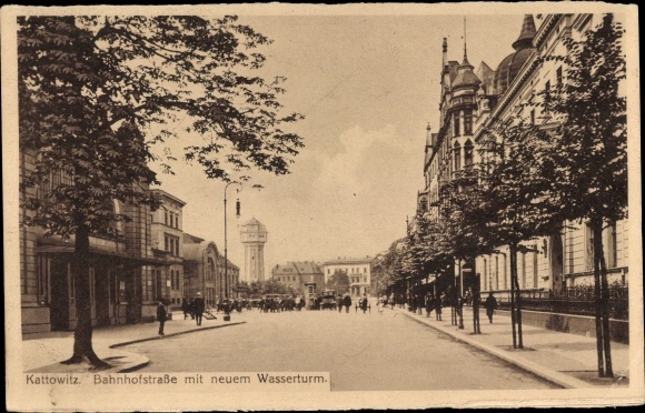 Postcard Katowice Kattowitz Oberschlesien, Bahnhofstrasse with a new water tower