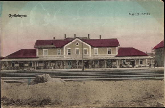 Postcard Gyékényes Ungarn, Bahnhof, Gleisseite
