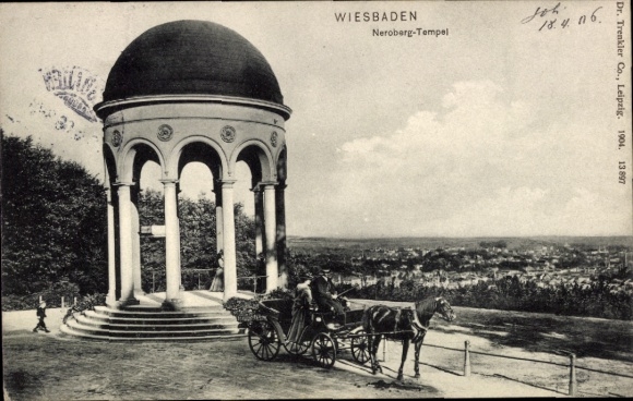 Ak Wiesbaden in Hessen, Neroberg-Tempel,  Kutsche, Pferd, Landschaft