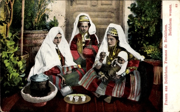 Ak Bethlehem Palästina, Frauen in traditioneller Kleidung, Baby