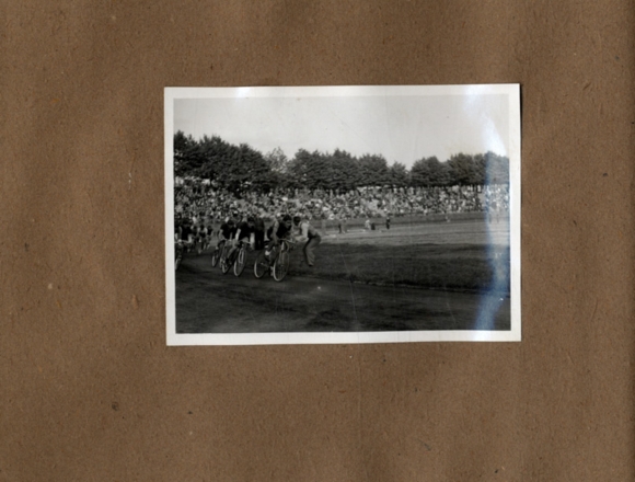 Photo album cycling races, sports, Berlin 1944