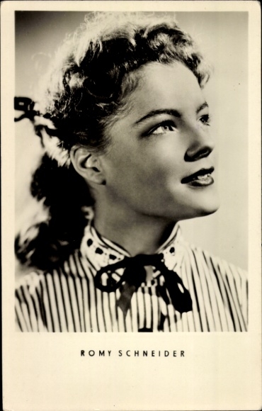 Postcard Actress Romy Schneider, portrait