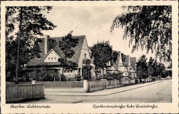 Postcard Berlin Tempelhof Lichtenrade, Beethovenstraße corner Lisztstraße, residential buildings
