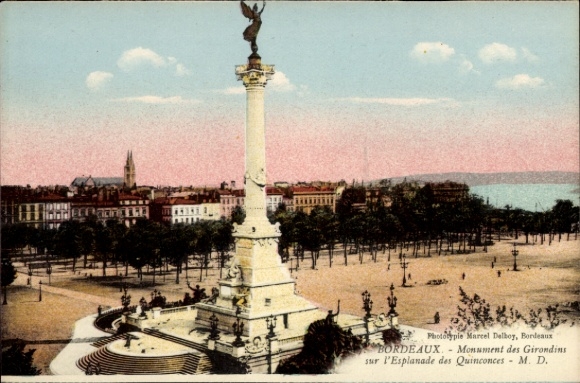 Ak Bordeaux Gironde, Monument des Girondins, Esplanade des Quinconces, uitzicht op de stad