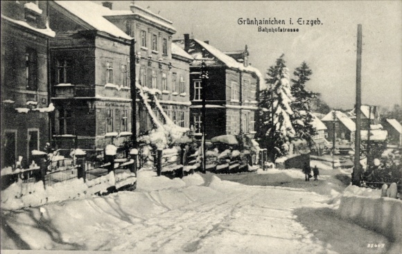 Postcard Grünhainichen in the Erzgebirge, Bahnhofstrasse, winter