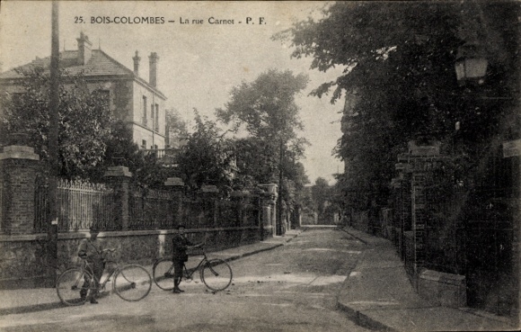 Ak Bois Colombes Hauts de Seine, Rue Carnot