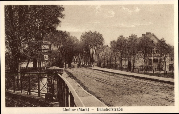 Postcard Lindow in der Mark, Bahnhofstrasse