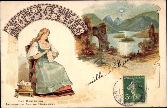 Postcard Woman in intelligent costume making bobbin lace, Klöppekwerk, Klöpplerin