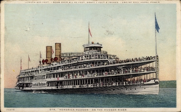 Postcard Steamship Hendrick Hudson on the Hudson River