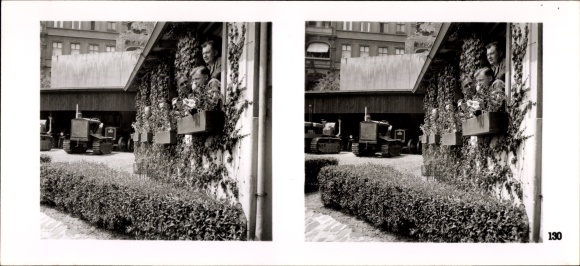 Stereo image photo &quot;The NS model companies 1937-38&quot; No. 130 Paul Liepe &amp; Co car repair shop
