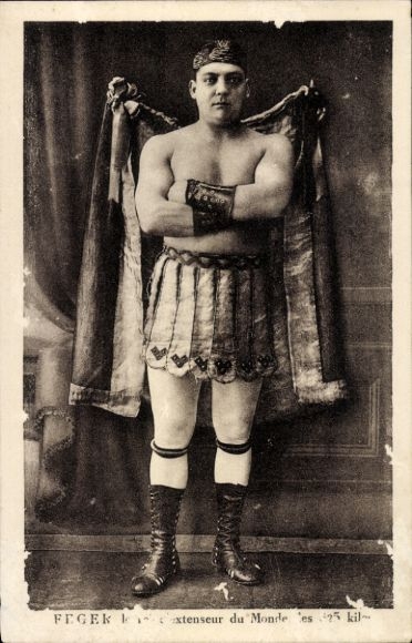 Postcard Feger, the 325 kg expander king of the world