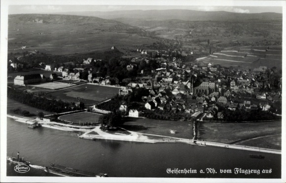 Postcard Geisenheim am Rhein Hesse, aerial view of Rhineland, houses, landscape, river