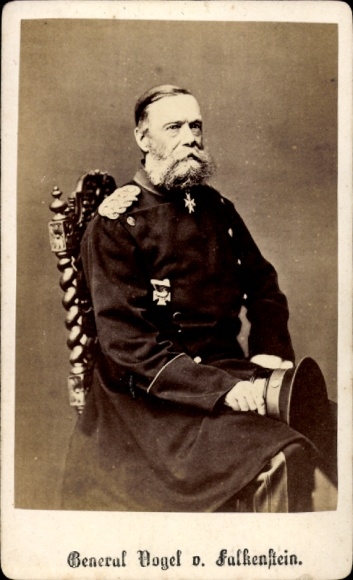 CdV General Vogel von Falkenstein, Porträt in Uniform