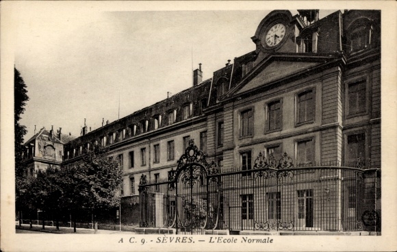 Postcard Sèvres Hauts de Seine, L'Ecole Normale