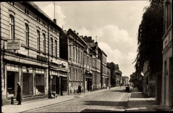 Postcard Falkenberg an der Elster, Walter Rathenau Strasse, consumption