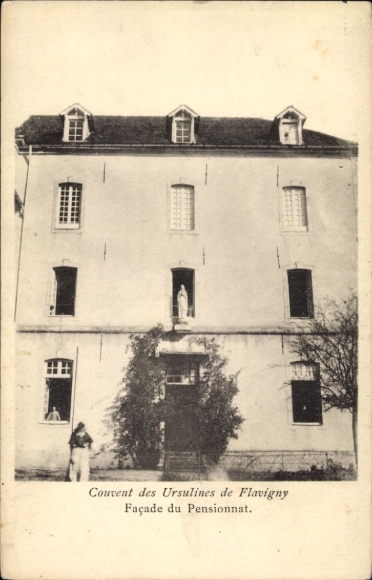 PC Flavigny Cher, Ursuline Convent, frontal view
