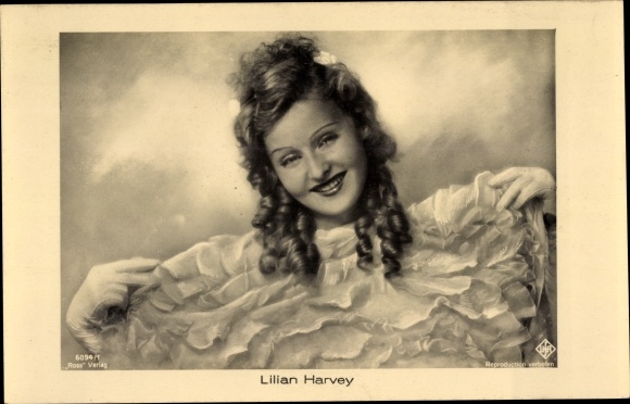 Postcard actress Lilian Harvey, portrait, ruffled dress