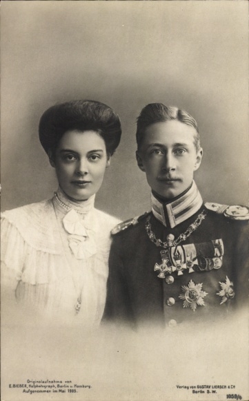 Postcard Crown Prince Wilhelm, Crown Princess Cecilie, portrait