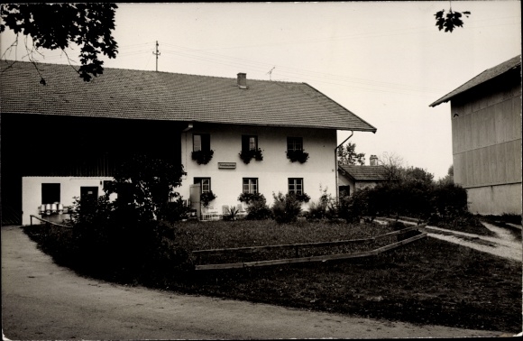 Photo PC Lochhofen Sauerlach in Upper Bavaria, lot at a farm
