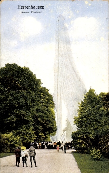 Postcard Herrenhausen Hannover in Lower Saxony, Grosse Fontaine, crowd, trees, park view