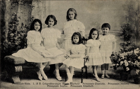 Postcard Hereditary Princess Maria Adelheid of Luxembourg, Hilda, Sophie, Elisabeth, Charlotte, Antonia