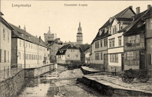 Postcard Bad Langensalza in Thuringia, view of Neustädter Straße, buildings, watercourse