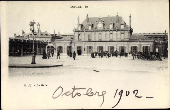 Postcard Douai Nord, La Gare, train station from the street side, carriages, passers-by