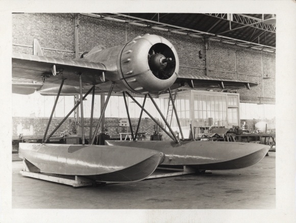 Photo flying boat, airship, hall
