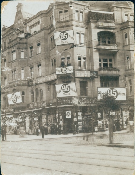 Foto Hamburg, Straßenpartie, Pfingst Woche 95 Pfennig, Warenhaus Fr. Pfingst & Co., Reklame