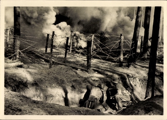 Postcard Waffen SS, Sturmpioniere make a breach, barbed wire