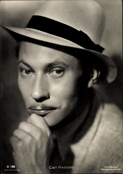 Postcard actor Carl Raddatz, portrait with hat, Film Photo Verlag G 199