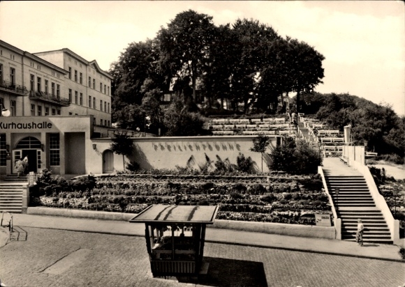 Ak Ostseebad Sellin op Rügen, kuuroord, tuin, trap, bomen, voormalig openluchtpodium