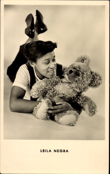 Aktorka KP Leila Negra, Portret, Miś