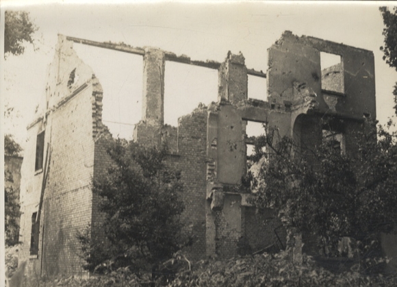 Original Foto Berlin Wilmersdorf, Landhausklinik in der Landhausstraße, um 1946, ca. 12 x 17 cm