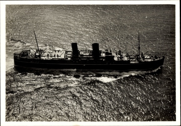Verzamelfoto Zeppelin wereldreizen II Boekserie Zuid-Amerika reizen 1931 foto 116, stoomboot Mooltan P&O