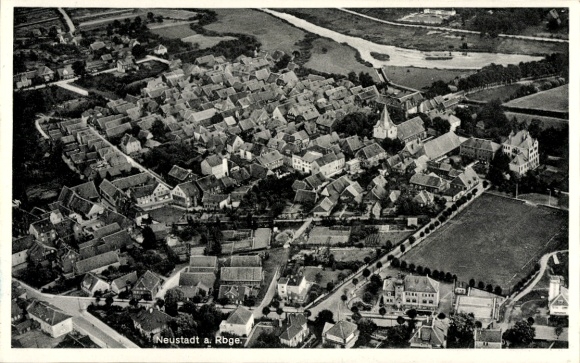 Postcard Neustadt am Rübenberge, aerial view of Neustadt, houses and streets, river