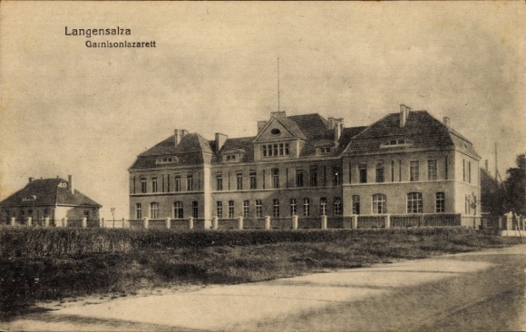 Postcard Bad Langensalza in Thuringia, garrison hospital in building view, black and white photo