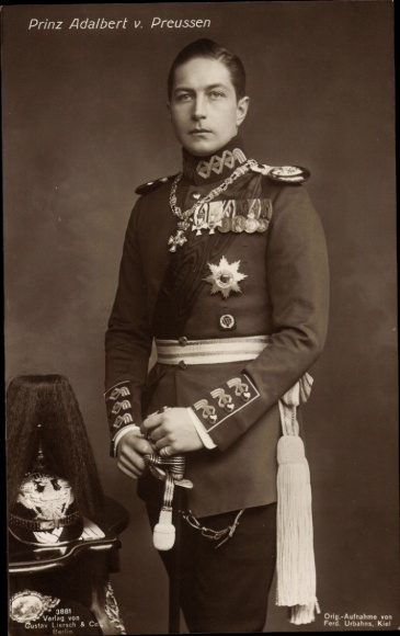 Postcard Adalbert Prince of Prussia, portrait in uniform, medal