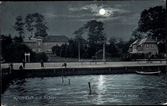 Mondschein Ak Kappeln an der Schlei, Blick auf das Strandhotel, Wasserseite, spielende Kinder