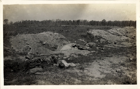 Photo Postcard Fallen Soldiers, War Atrocities, I. WK