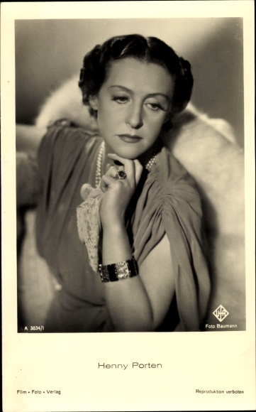Postcard actress Henny Porten, portrait
