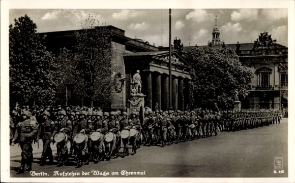Postcard Berlin Mitte, memorial, raising of the guard, drums