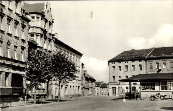 Ak Schleiz Thüringen, Am Neumarkt, met zoetwaren en schoenen, schoenreparatie