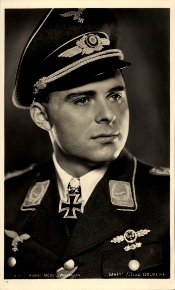 Ak Major Alfred Druschel, Ritterkreuz, Eichenlaub mit Schwertern, Luftwaffe, II. WK